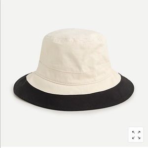 Wide-brim bucket hat in colorblock